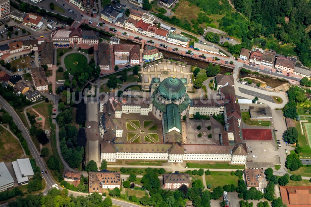 Luftbild Sankt Blasien - Gebäudekomplex des Klosters in Sankt Blasien im Bundesland Baden-Württemberg, Deutschland