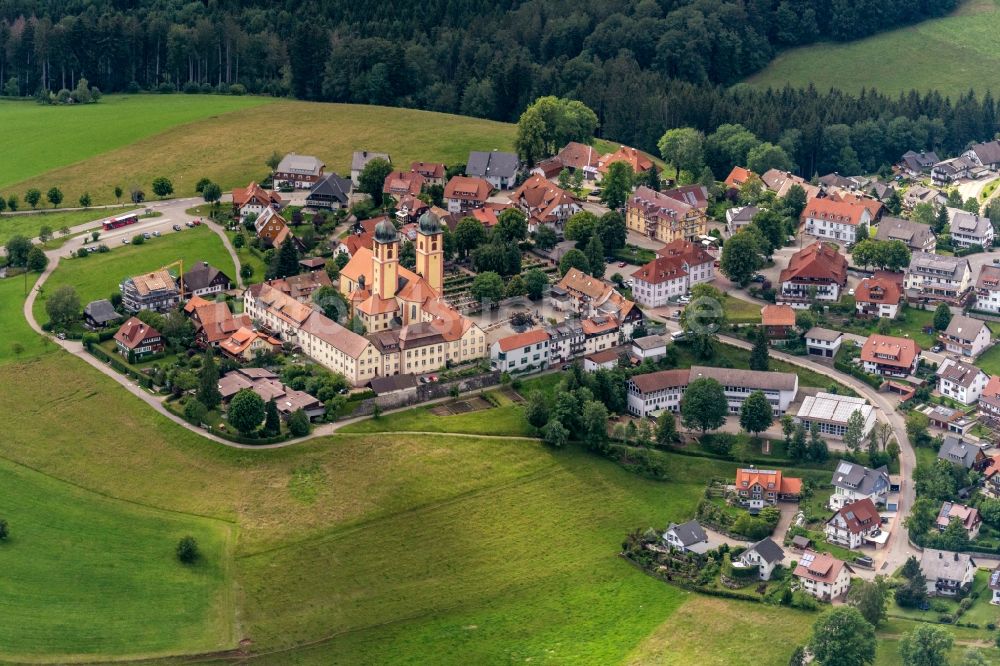 Sankt Märgen von oben - Gebäudekomplex des Klosters in Sankt Märgen im Bundesland Baden-Württemberg, Deutschland