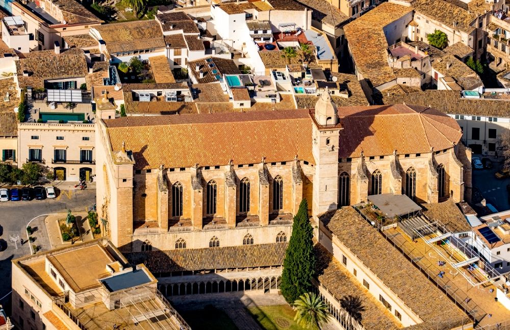 Luftbild Palma - Gebäudekomplex des Klosters de Sant Francesc in Palma in Balearische Insel Mallorca, Spanien