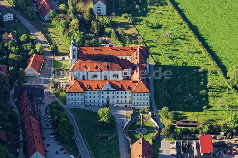 Schäftlarn aus der Vogelperspektive: Gebäudekomplex des Klosters in Schäftlarn im Bundesland Bayern, Deutschland
