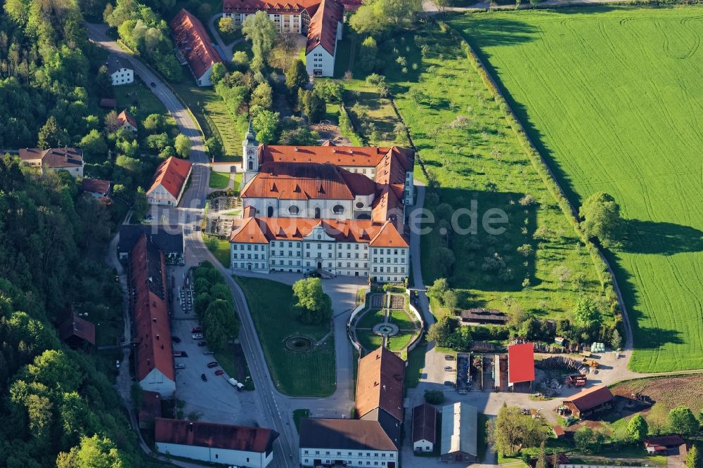 Luftbild Schäftlarn - Gebäudekomplex des Klosters in Schäftlarn im Bundesland Bayern, Deutschland