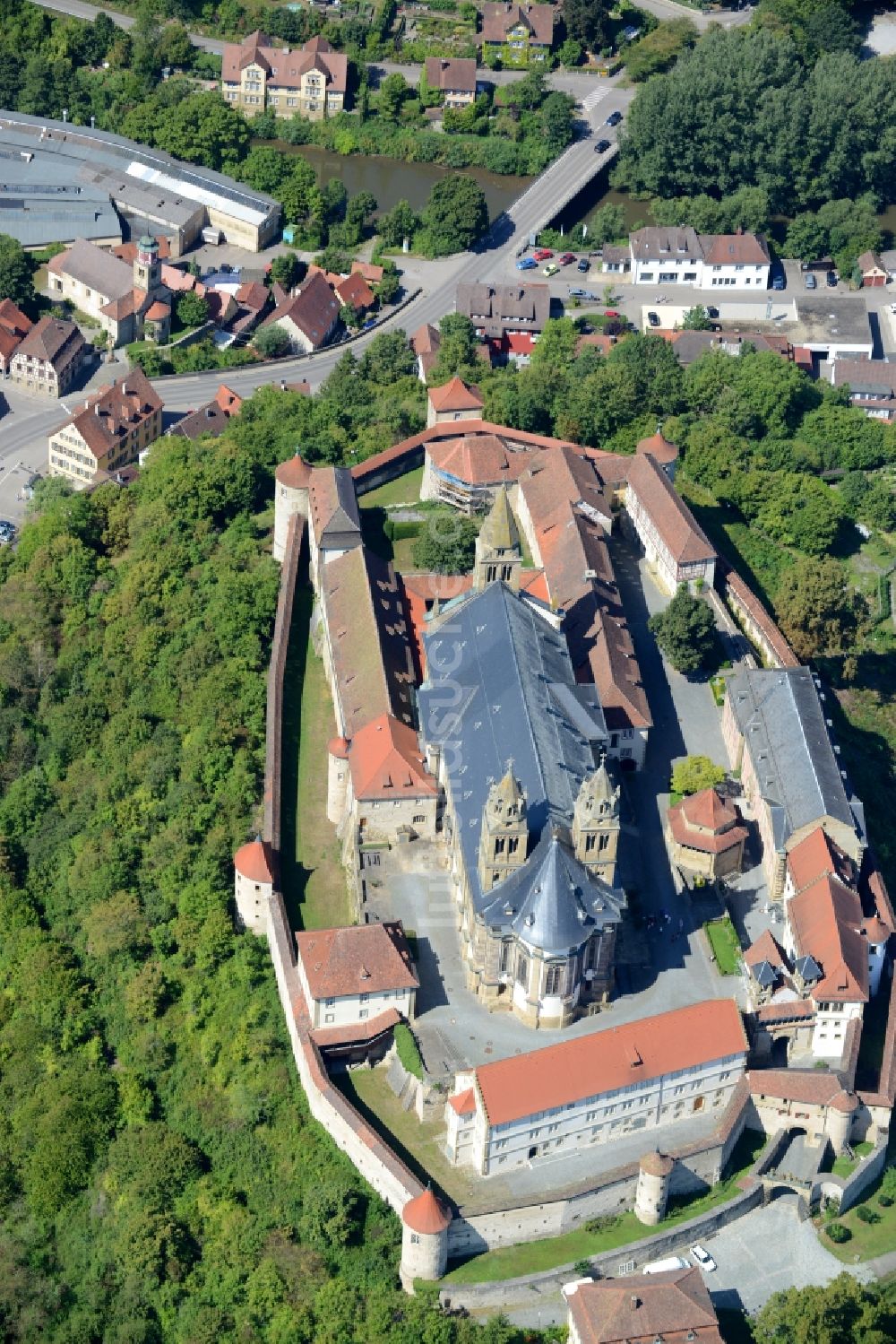 Schwäbisch Hall aus der Vogelperspektive: Gebäudekomplex des Klosters in Schwäbisch Hall im Bundesland Baden-Württemberg