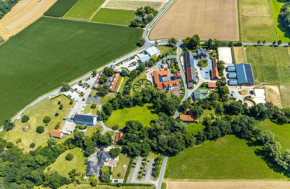 Soest aus der Vogelperspektive: Gebäudekomplex des Klosters in Soest im Bundesland Nordrhein-Westfalen, Deutschland