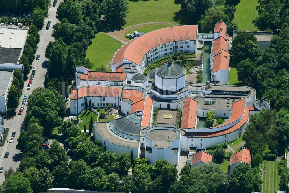 Luftaufnahme Augsburg - Gebäudekomplex des Klosters an der Stauffenbergstraße in Augsburg im Bundesland Bayern