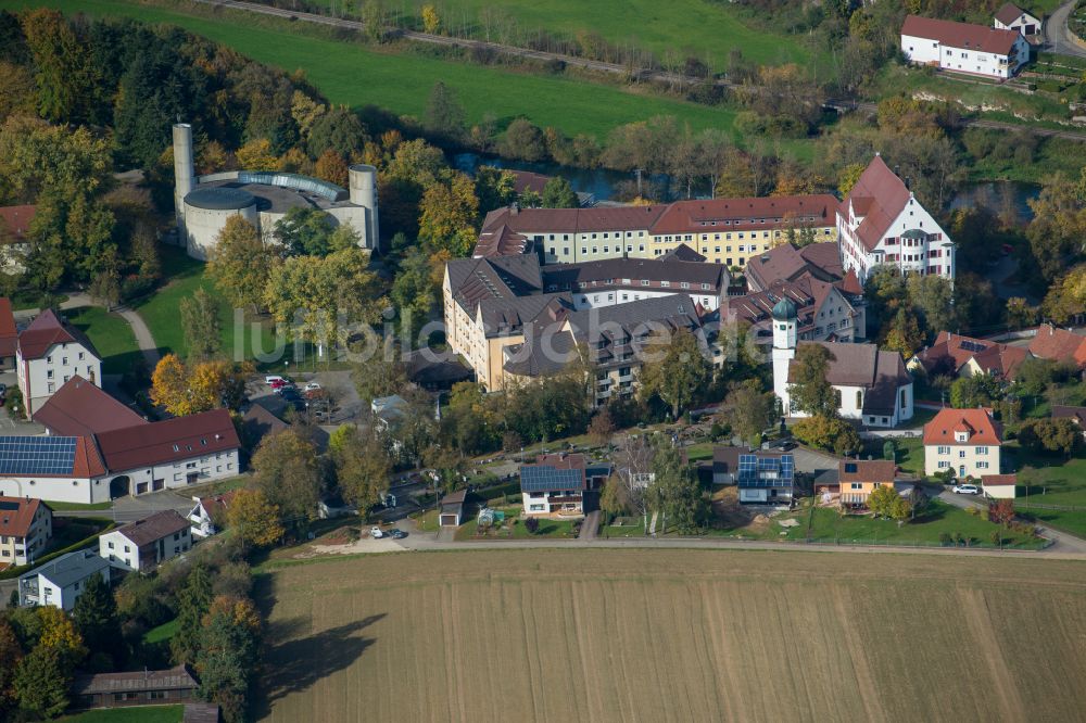 Luftaufnahme Untermarchtal - Gebäudekomplex des Klosters in Untermarchtal im Bundesland Baden-Württemberg, Deutschland