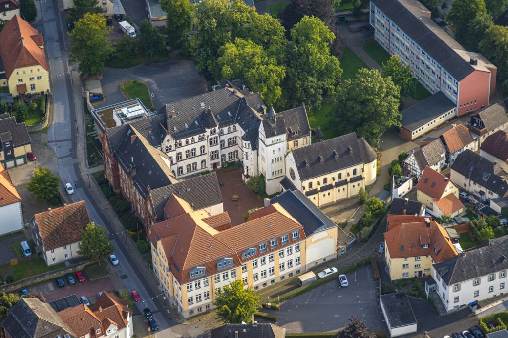 Werl aus der Vogelperspektive: Gebäudekomplex des Klosters Ursulinenkloster in Werl im Bundesland Nordrhein-Westfalen, Deutschland