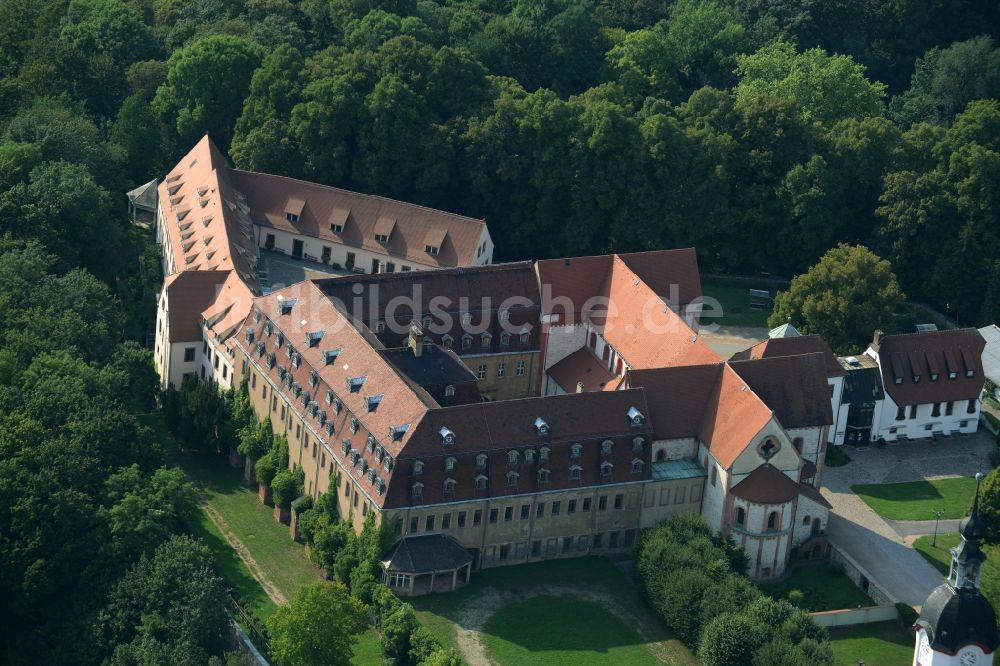Wechselburg aus der Vogelperspektive: Gebäudekomplex des Klosters in Wechselburg im Bundesland Sachsen