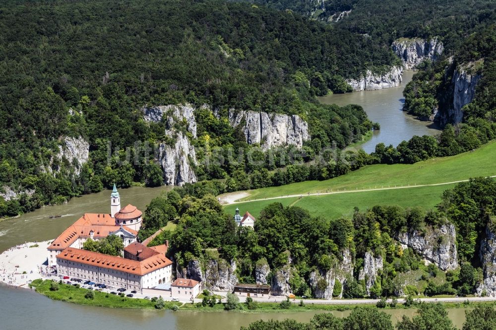 Weltenburg aus der Vogelperspektive: Gebäudekomplex des Klosters in Weltenburg im Bundesland Bayern, Deutschland