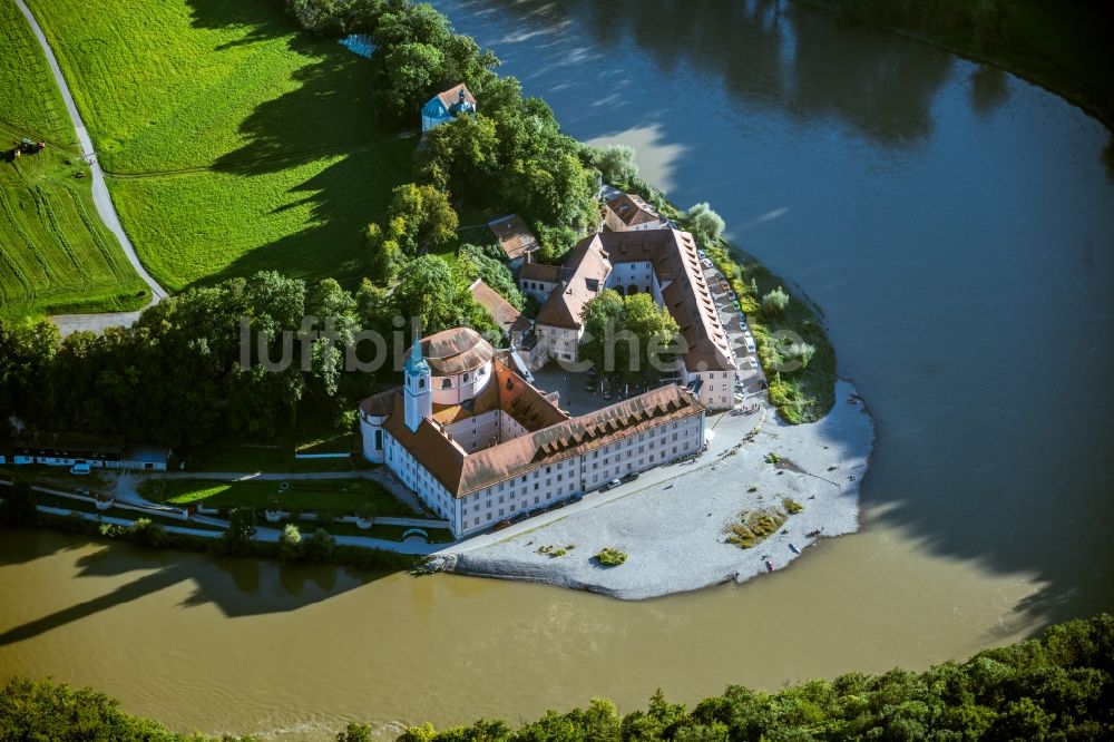 Luftaufnahme Weltenburg - Gebäudekomplex des Klosters in Weltenburg im Bundesland Bayern, Deutschland
