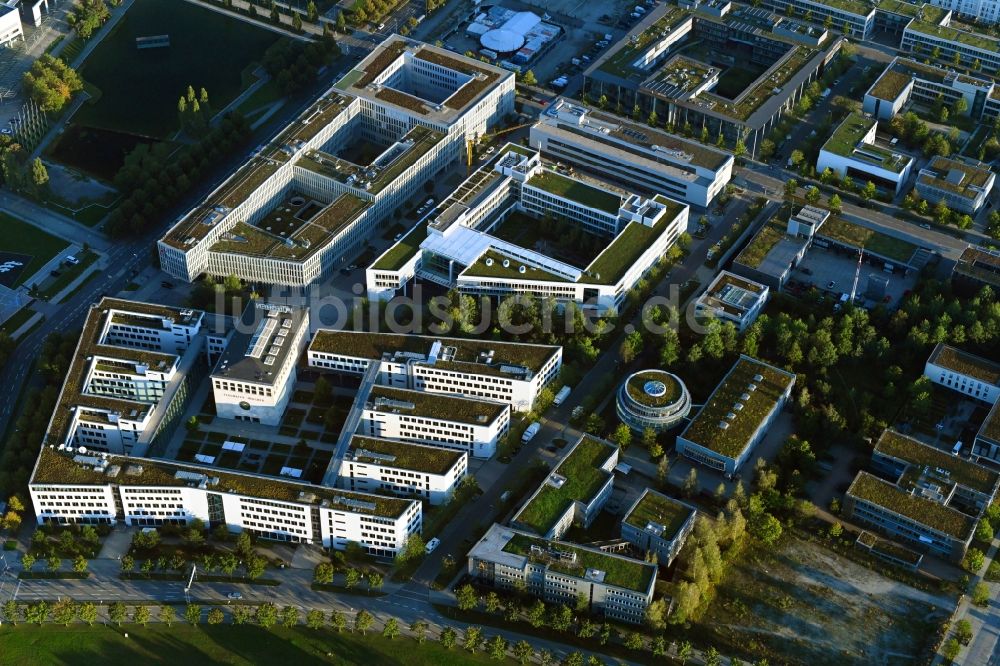 Luftaufnahme München - Gebäudekomplex des Konrad Büro Business Center in München im Bundesland Bayern, Deutschland