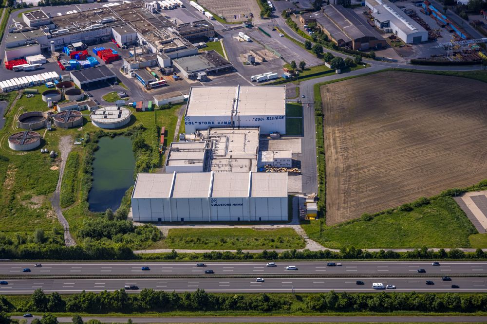 Hamm von oben - Gebäudekomplex und Logistikzentrum auf dem Gelände der Coldstore Hamm GmbH in Hamm im Bundesland Nordrhein-Westfalen, Deutschland