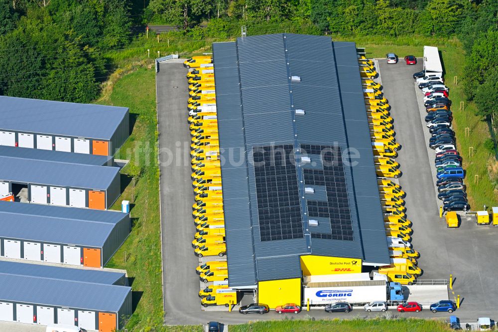 Bernau von oben - Gebäudekomplex und Logistikzentrum auf dem Gelände DHL - Deutsche Post in Bernau im Bundesland Brandenburg, Deutschland