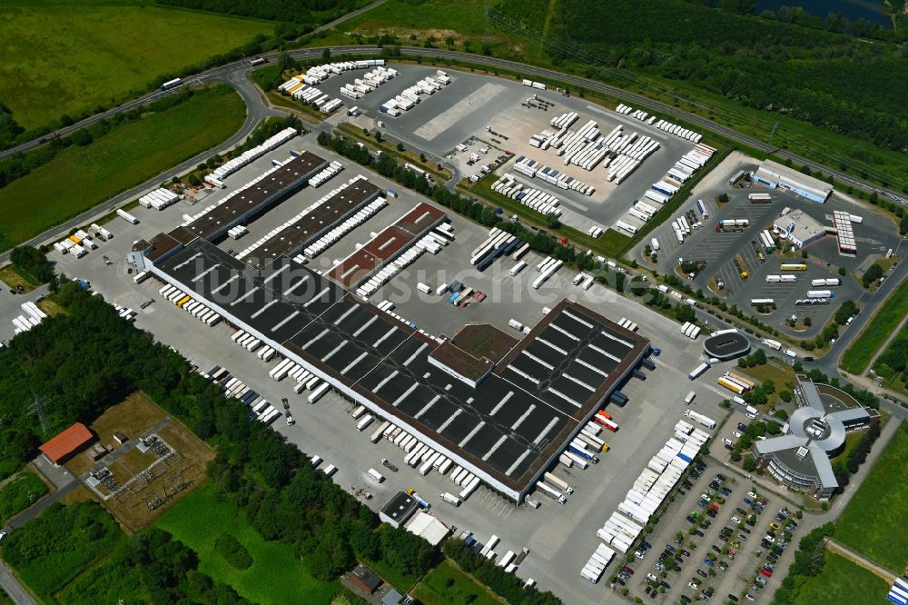 Lehrte von oben - Gebäudekomplex und Logistikzentrum auf dem Gelände DPD Depot in Lehrte im Bundesland Niedersachsen, Deutschland