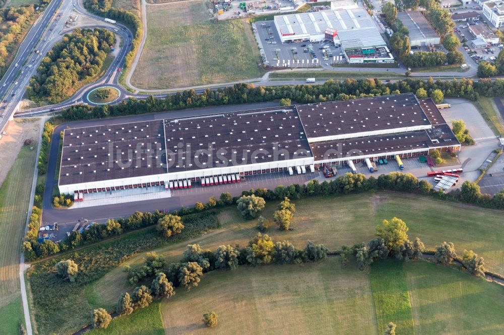 Luftbild Nieder-Olm - Gebäudekomplex und Logistikzentrum auf dem Gelände Tengelmann Warenhandelsgesellschaft LD- lager in Nieder-Olm im Bundesland Rheinland-Pfalz, Deutschland