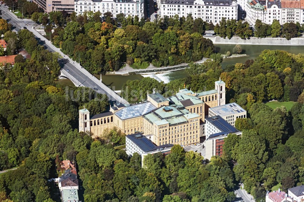 München von oben - Gebäudekomplex des Maximilianeum - Bayerischer Landtag - an der Max-Planck-Starße in München im Bundesland Bayern, Deutschland
