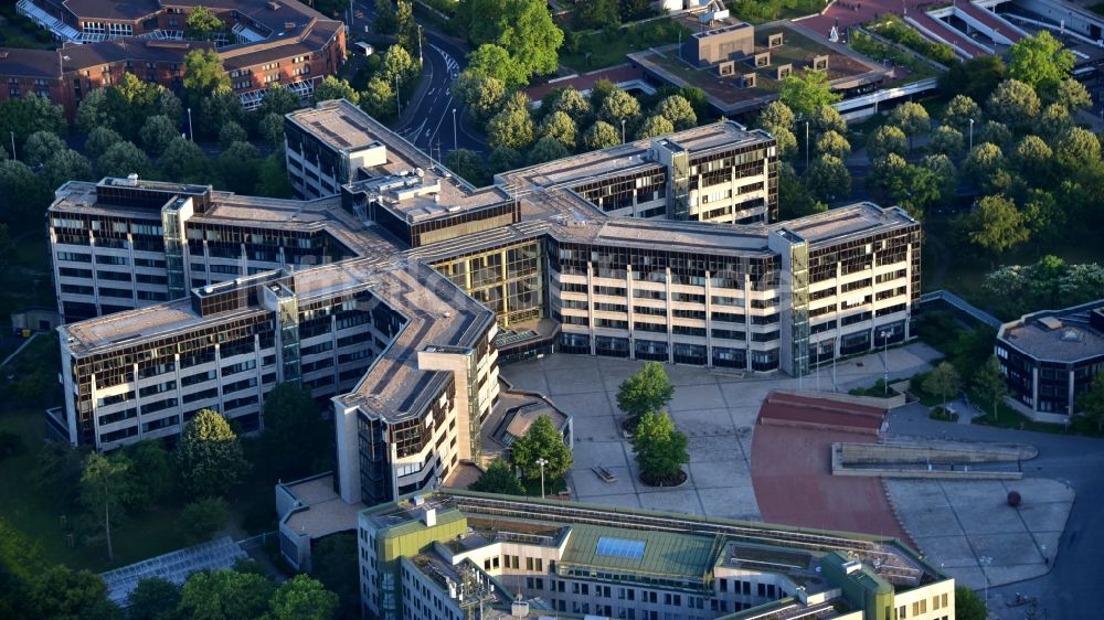 Bonn aus der Vogelperspektive: Gebäudekomplex des Ministerium - Bundesministerium für Verkehr und digitale Infrastruktur (BMVI) in Bonn im Bundesland Nordrhein-Westfalen, Deutschland