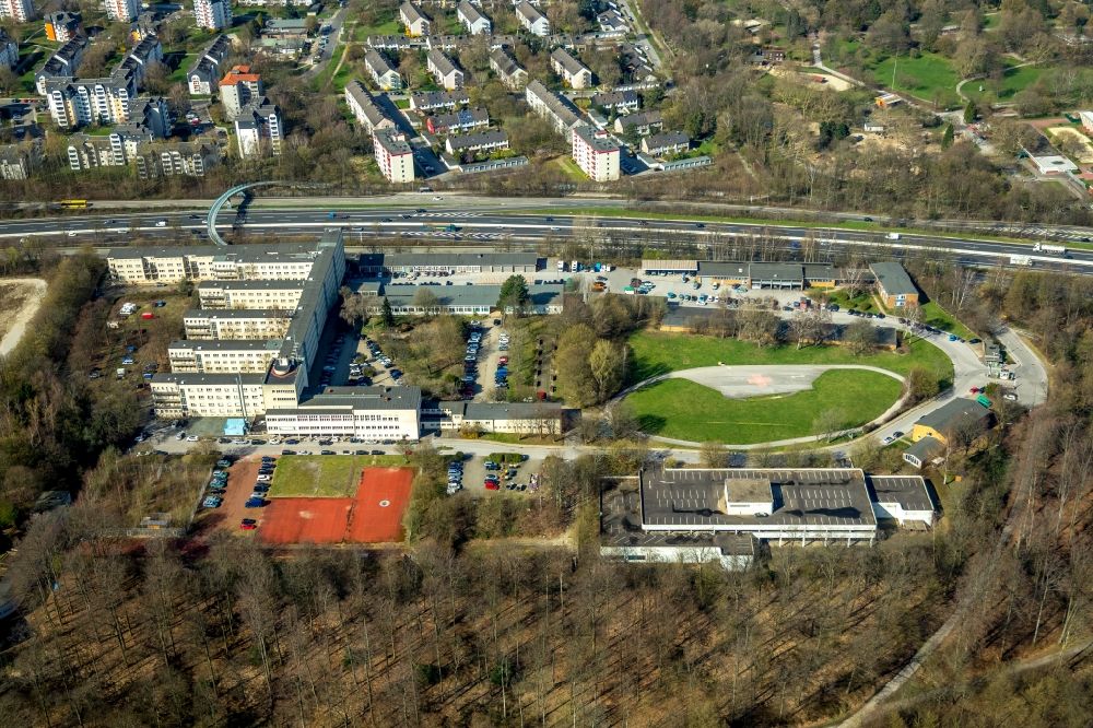 Luftaufnahme Essen - Gebäudekomplex der Polizei - Landespolizeischule an der Norbertstrasse im Ortsteil Bredeney in Essen im Bundesland Nordrhein-Westfalen, Deutschland