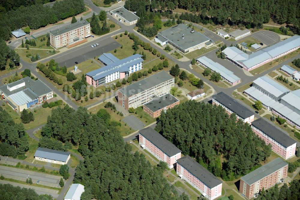 Neustrelitz von oben - Gebäudekomplex der Polizei in Neustrelitz im Bundesland Mecklenburg-Vorpommern