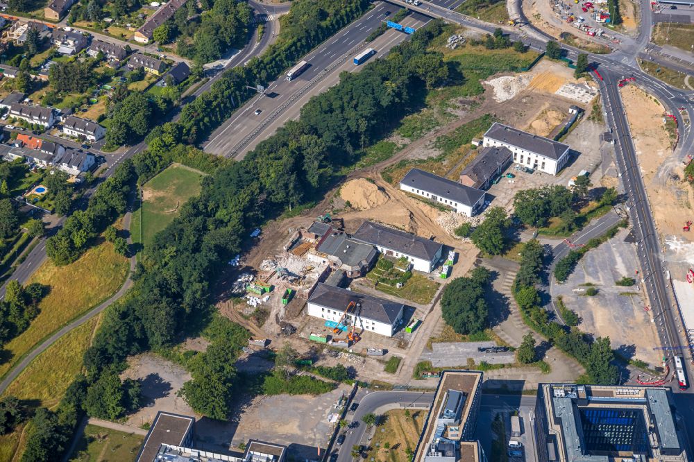 Luftbild Düsseldorf - Gebäudekomplex der Polizei mit einer Straßen - Baustelle an der Flughafenstraße in Düsseldorf im Bundesland Nordrhein-Westfalen, Deutschland