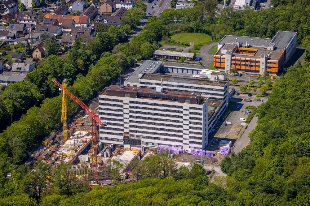 Luftaufnahme Hagen - Gebäudekomplex des Polizeipräsidiums Hagen an der Hoheleye in Hagen im Bundesland Nordrhein-Westfalen, Deutschland
