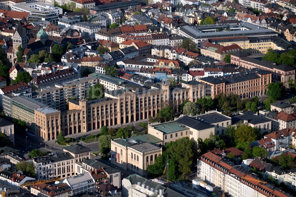 Luftbild München - Gebäudekomplex der Regierung von Oberbayern an der Maximilianstraße in München im Bundesland Bayern