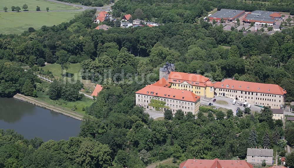 Luftaufnahme Ballenstedt - Gebäudekomplex im Schloßpark von Schloß in Ballenstedt im Bundesland Sachsen-Anhalt, Deutschland