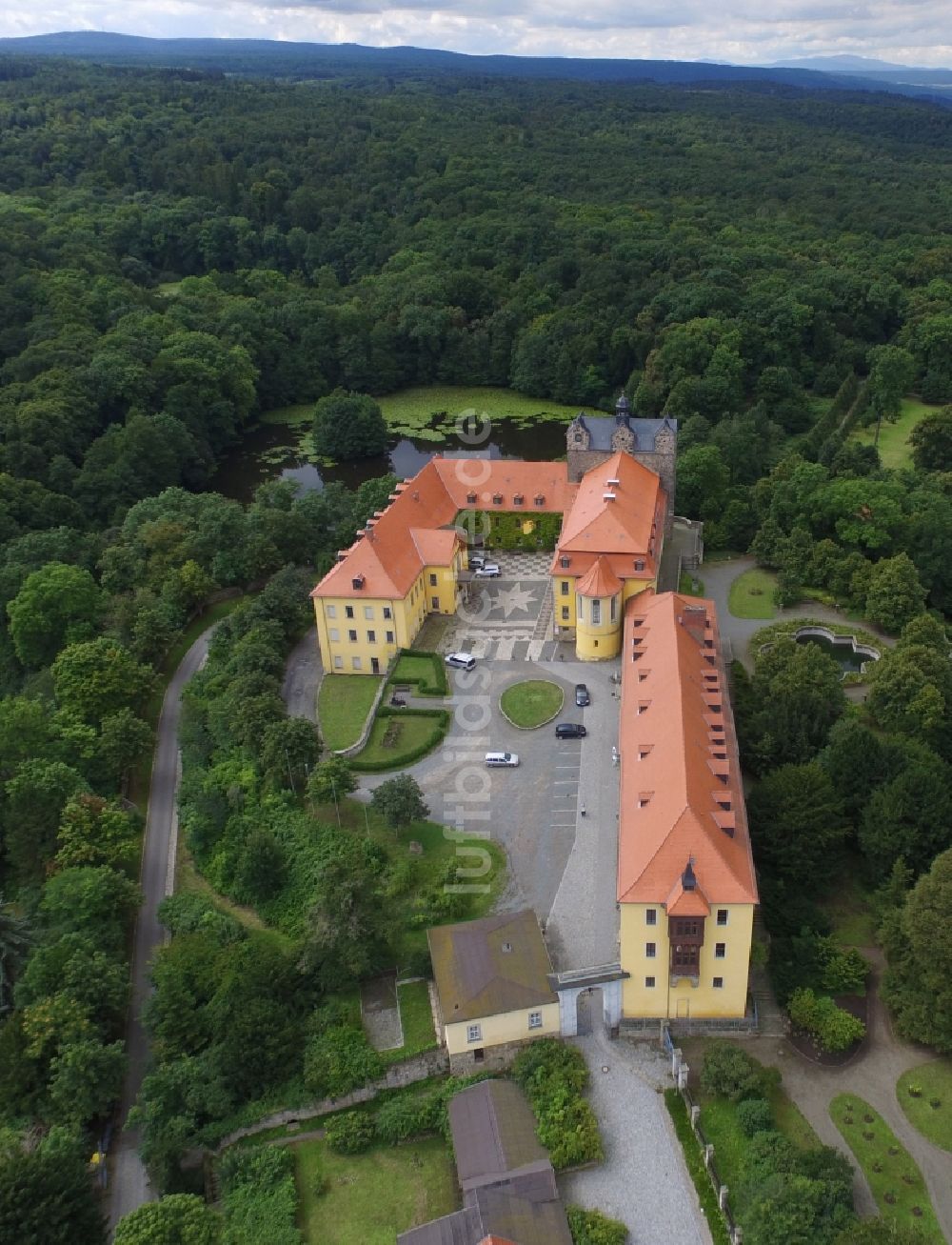 Ballenstedt aus der Vogelperspektive: Gebäudekomplex im Schloßpark von Schloß in Ballenstedt im Bundesland Sachsen-Anhalt, Deutschland