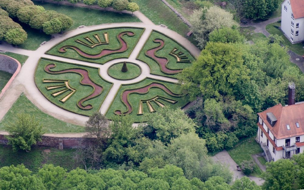 Delitzsch aus der Vogelperspektive: Gebäudekomplex im Schloßpark von Schloß Delitzsch im Bundesland Sachsen