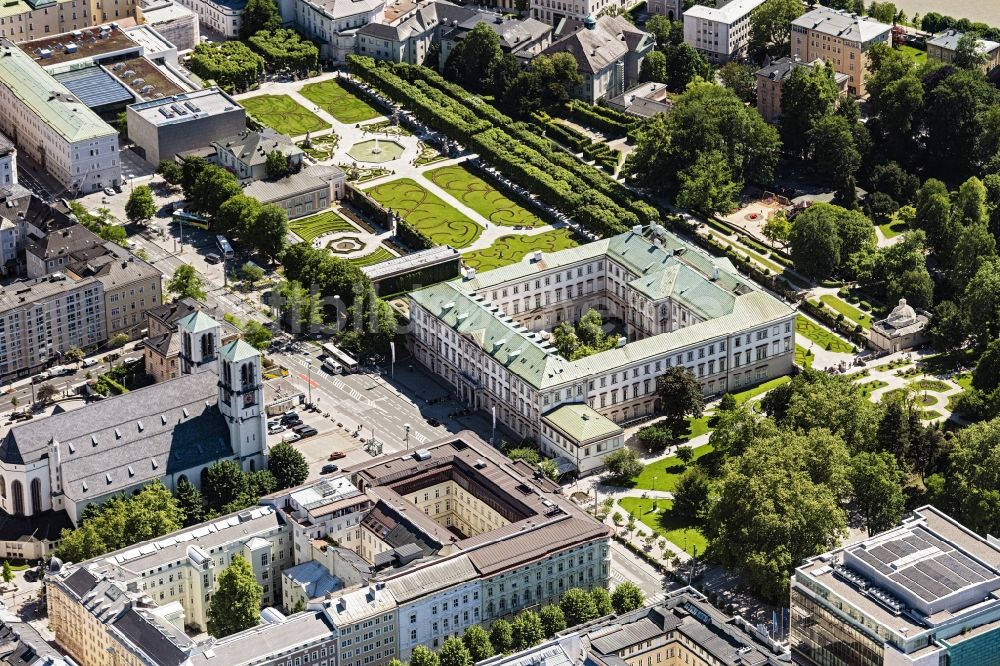 Luftbild Salzburg - Gebäudekomplex im Schloßpark von Schloß Mirabell in Salzburg in Österreich
