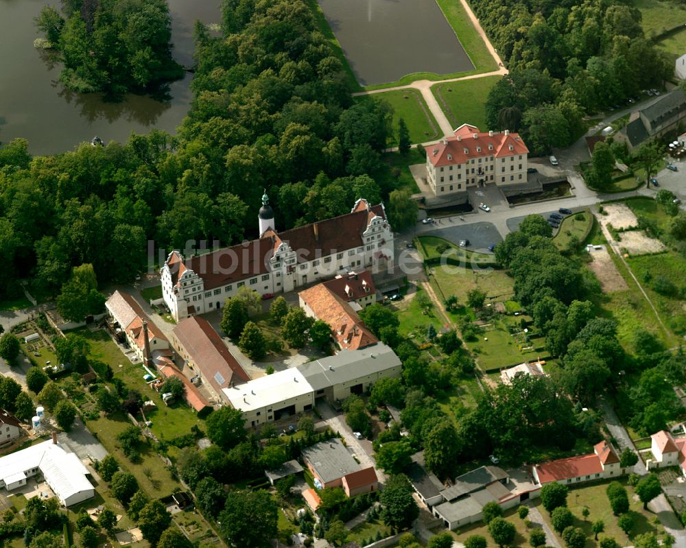 Luftaufnahme Großenhain - Gebäudekomplex im Schloßpark von Schloss und Palais Zabeltitz in Großenhain im Bundesland Sachsen