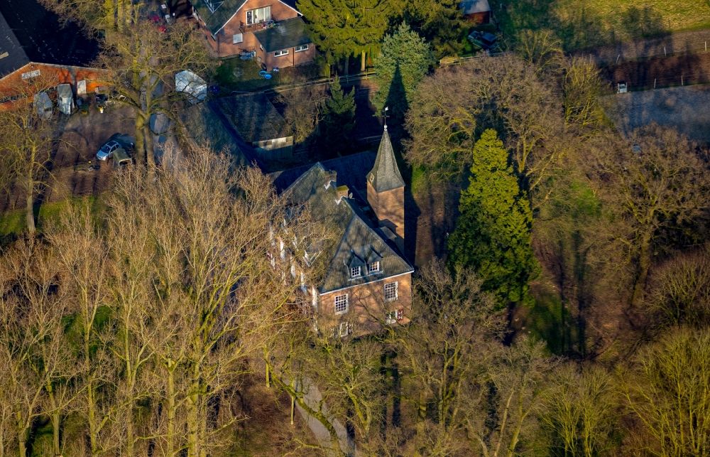 Luftbild Emmerich am Rhein - Gebäudekomplex im Schloßpark von Schloß - Schlößchen Borghess an der Hüthumer Straße in Emmerich am Rhein im Bundesland Nordrhein-Westfalen