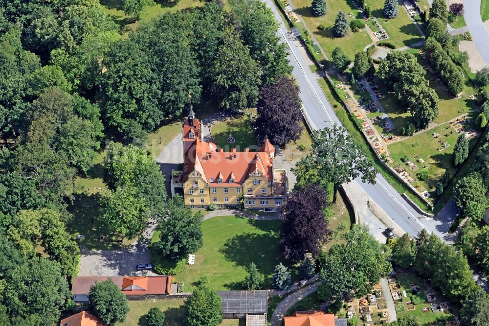 Luftaufnahme Taubenheim - Gebäudekomplex im Schloßpark von Schloß in Taubenheim im Bundesland Sachsen, Deutschland