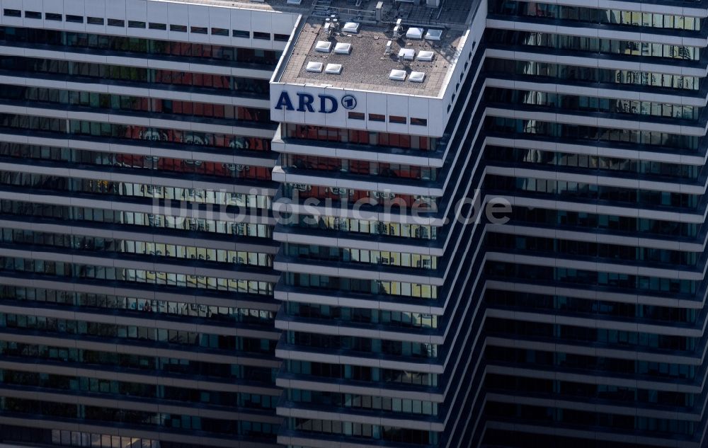 Luftbild München - Gebäudekomplex des Senders ARD im Stadtteil Maxvorstadt in München im Bundesland Bayern, Deutschland