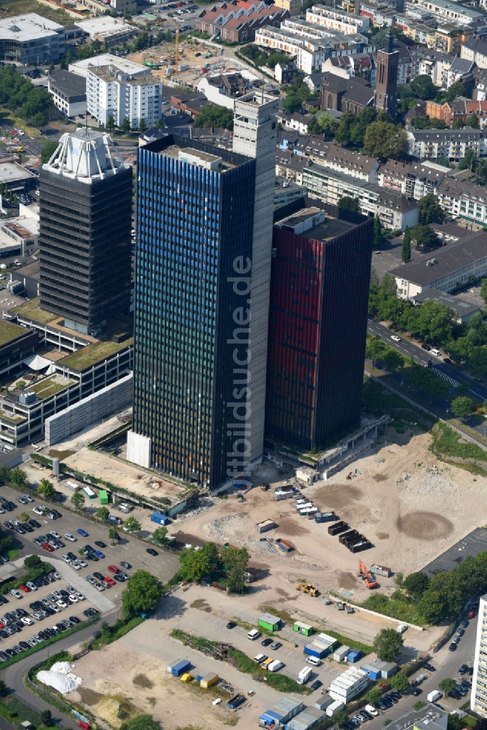 Köln von oben - Gebäudekomplex des Senders Deutschlandfunk im Ortsteil Rodenkirchen in Köln im Bundesland Nordrhein-Westfalen, Deutschland