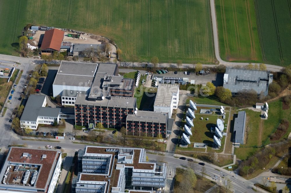 Unterföhring aus der Vogelperspektive: Gebäudekomplex des Senders MTI Teleport München GmbH in Unterföhring im Bundesland Bayern, Deutschland