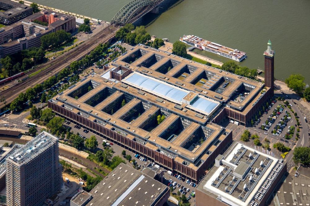 Luftbild Köln - Gebäudekomplex des Senders RTL Television GmbH am Kennedy-Ufer in Köln im Bundesland Nordrhein-Westfalen, Deutschland