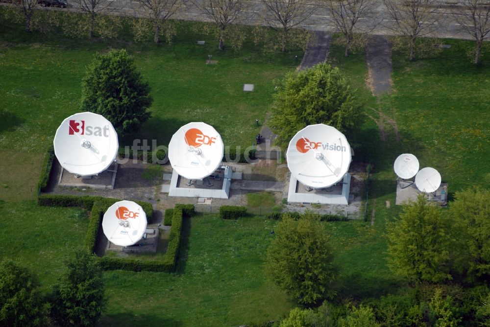 Luftbild Mainz - Gebäudekomplex des Senders Zweiten Deutschen Fernsehen ZDF im Ortsteil Lerchenberg in Mainz im Bundesland Rheinland-Pfalz