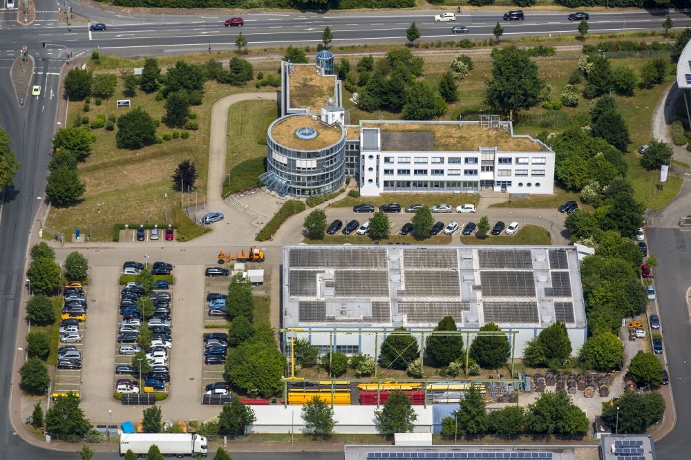 Unna aus der Vogelperspektive: Gebäudekomplex der Stadtwerke Unna im Industriepark von Unna im Bundesland Nordrhein-Westfalen