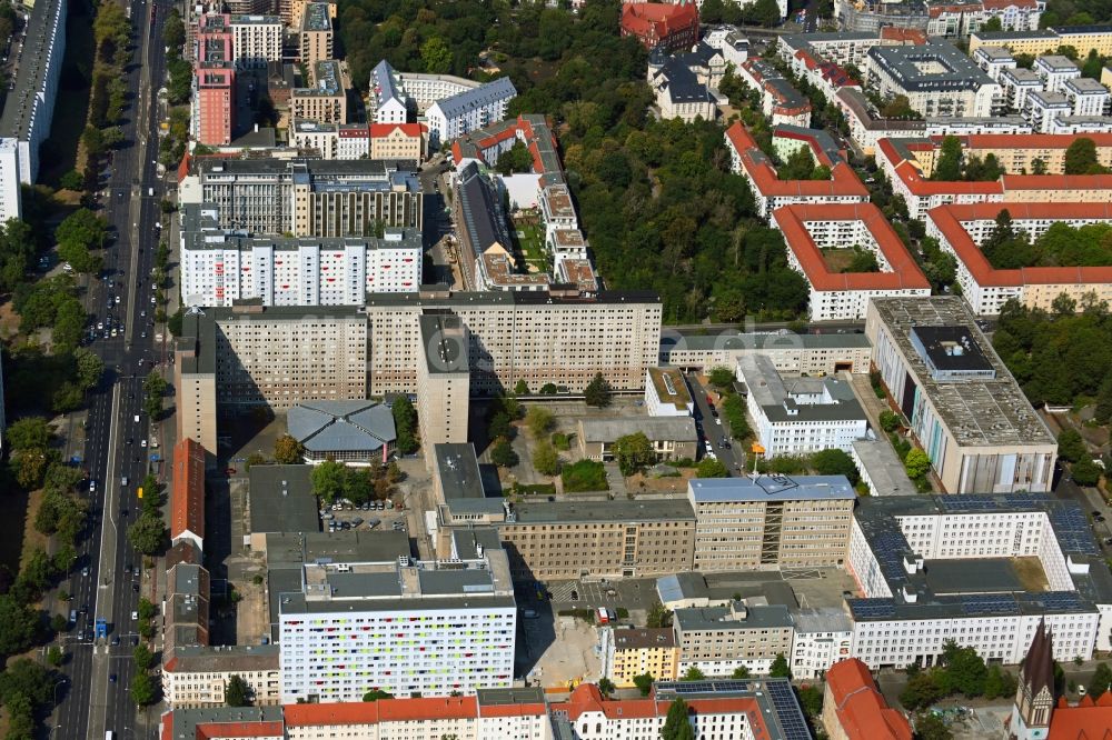 Luftbild Berlin - Gebäudekomplex der Stasi-Gedenkstätte des ehemaligen MfS Ministerium für Staatssicherheit der DDR in Berlin, Deutschland