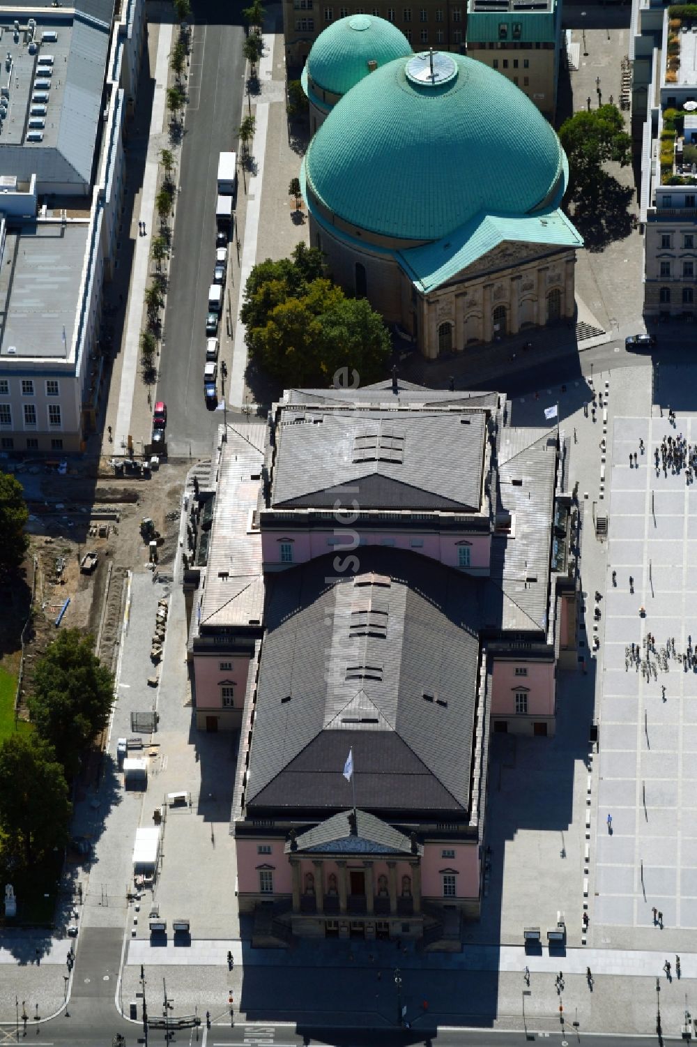 Luftbild Berlin - Gebäudes der Staatsoper Unter den Linden in Berlin Mitte am Bebelplatz