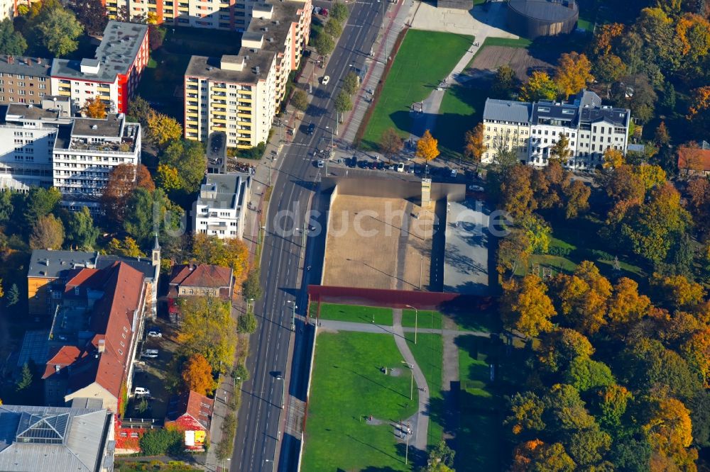 Luftaufnahme Berlin - Gedenkstätte Berliner Mauer an der Bernauer Straße in Berlin-Prenzlauer Berg