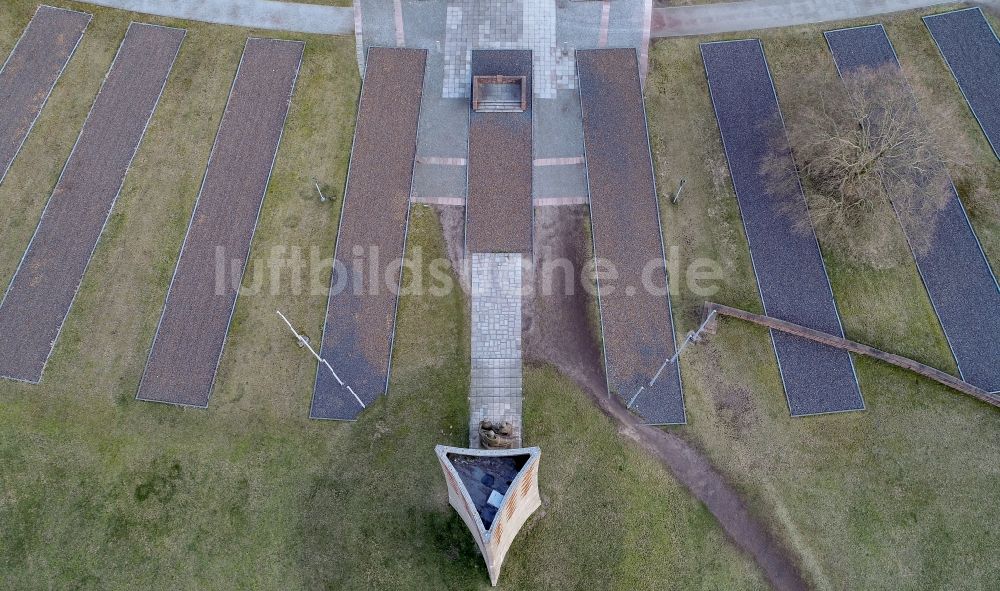 Oranienburg von oben - Gedenkstätte für das ehemalige Konzentrationslager Sachsenhausen an der Straße der Nationen im Bundesland Brandenburg