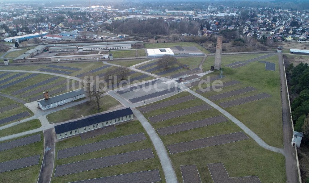 Oranienburg von oben - Gedenkstätte für das ehemalige Konzentrationslager Sachsenhausen an der Straße der Nationen im Bundesland Brandenburg