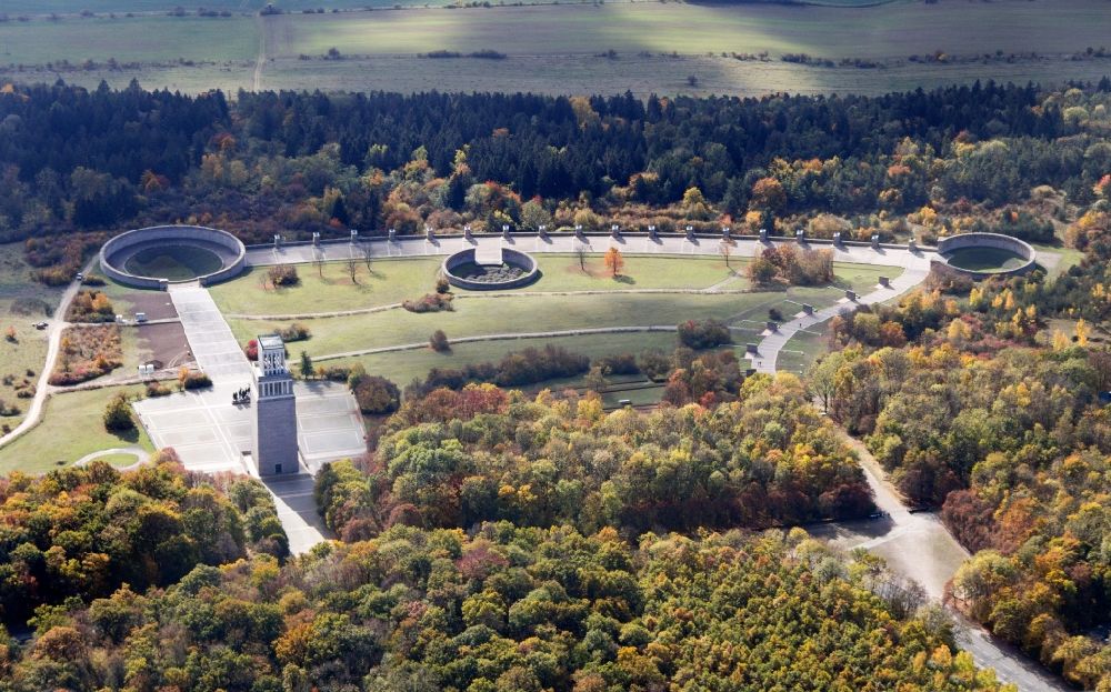 Weimar aus der Vogelperspektive: Gedenkstätte für das Konzentrationslager Buchenwald in Weimar im Bundesland Thüringen