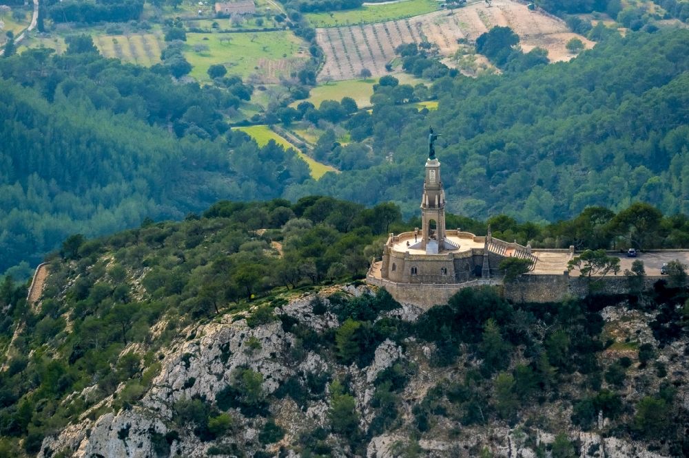Felanitx von oben - Geheiligte Stätte Santuari de Sant Salvador in Felanitx in Balearische Insel Mallorca, Spanien
