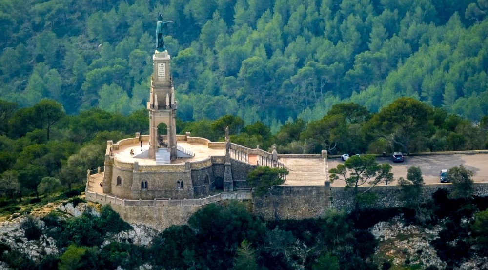 Felanitx aus der Vogelperspektive: Geheiligte Stätte Santuari de Sant Salvador in Felanitx in Balearische Insel Mallorca, Spanien