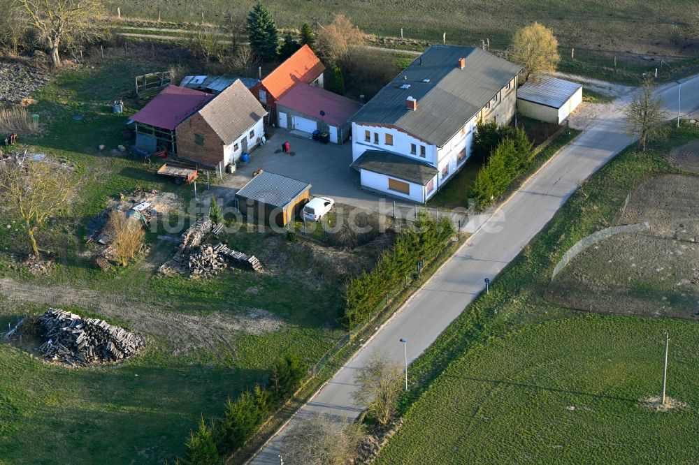 Groß Daberkow aus der Vogelperspektive: Gehöft und Bauernhof Alte Landstraße in Groß Daberkow im Bundesland Mecklenburg-Vorpommern, Deutschland