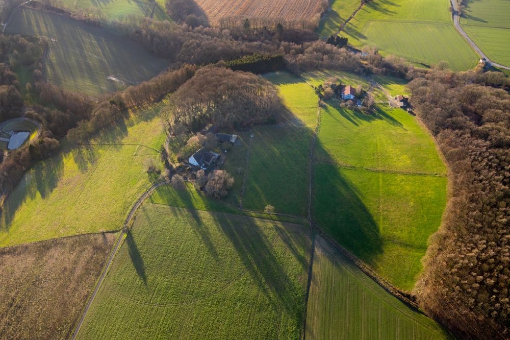Luftaufnahme Gevelsberg - Gehöft und Bauernhof am Hof Strünkede im Ortsteil Heck in Gevelsberg im Bundesland Nordrhein-Westfalen, Deutschland