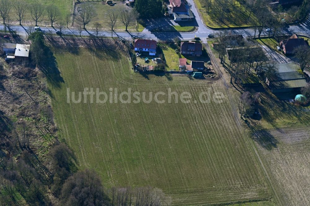 Eimke von oben - Gehöft und Bauernhof des Hofladen Eimker Erdäpfel an der Salzwedeler Straße in Eimke im Bundesland Niedersachsen, Deutschland