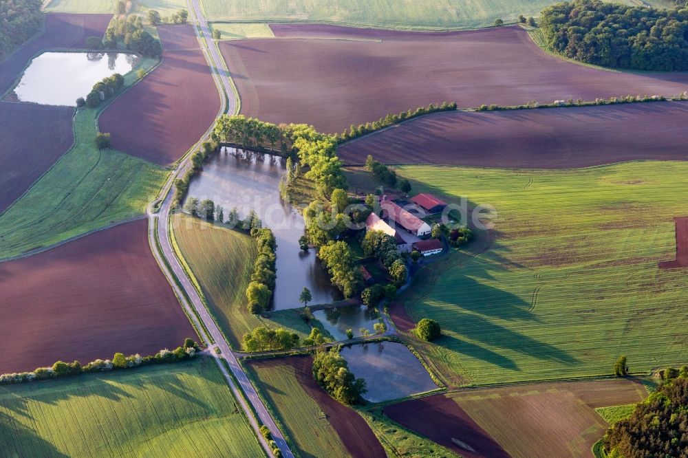 Rauhenebrach von oben - Gehöft und Bauernhof am Hofsee in Rauhenebrach im Bundesland Bayern, Deutschland